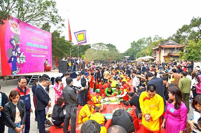 12 teams register for banh chung making contest, seven for banh day making contest at Con Son - Kiep Bac Spring Festival